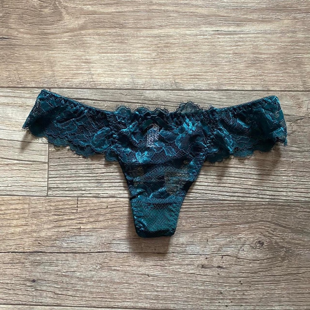 NWOT emerald green lace thong